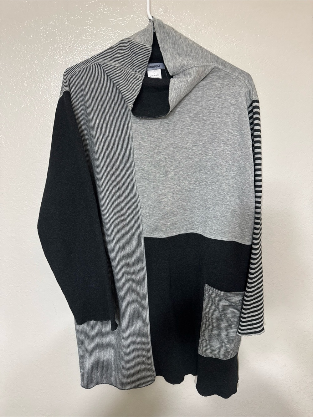 IRIDIUM Grey Black Patchwork Cowl Neck Tunic Top Lagenlook Geometric Striped L